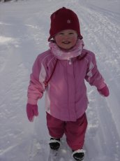 Hannah on skis